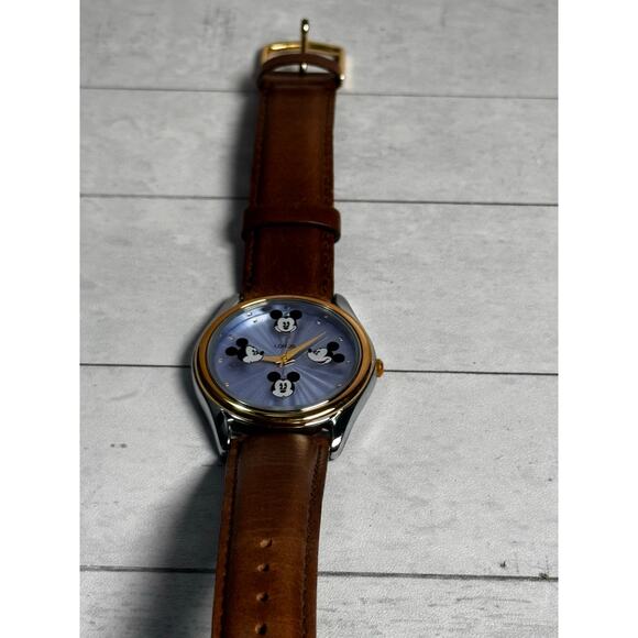 Vintage Lorus Mickey Mouse Womens Wrist Watch 4 Mickey Faces - Picture 3 of 5